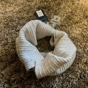 NWT Universal Thread white speckled infinity scarf